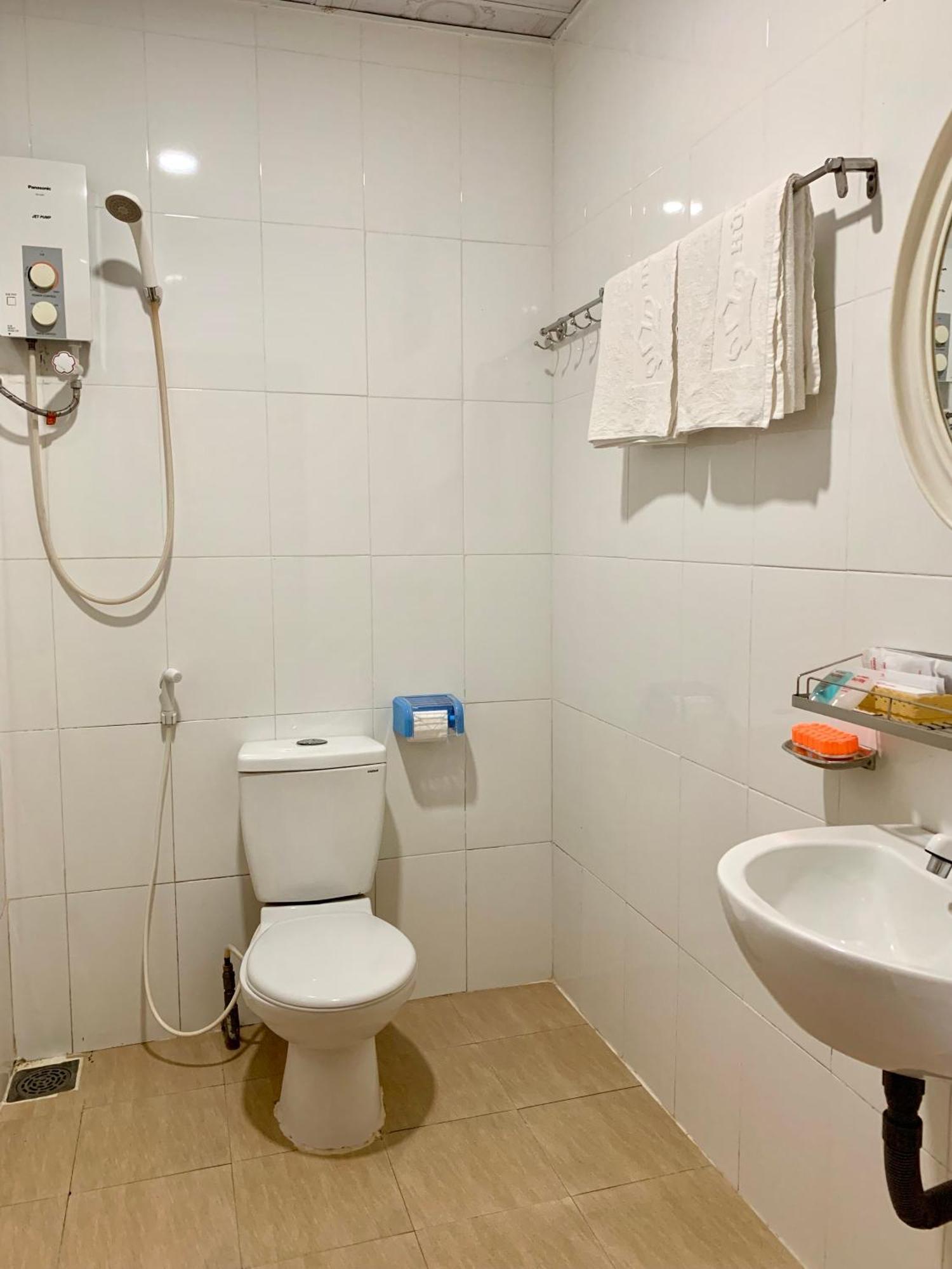 Hung Vuong Hotel Ben Tre Экстерьер фото